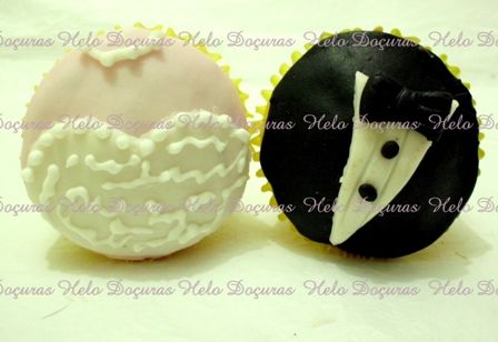 CUPCAKE NOIVOS - 50 UNID =  sendo 25 DE CADA modelo